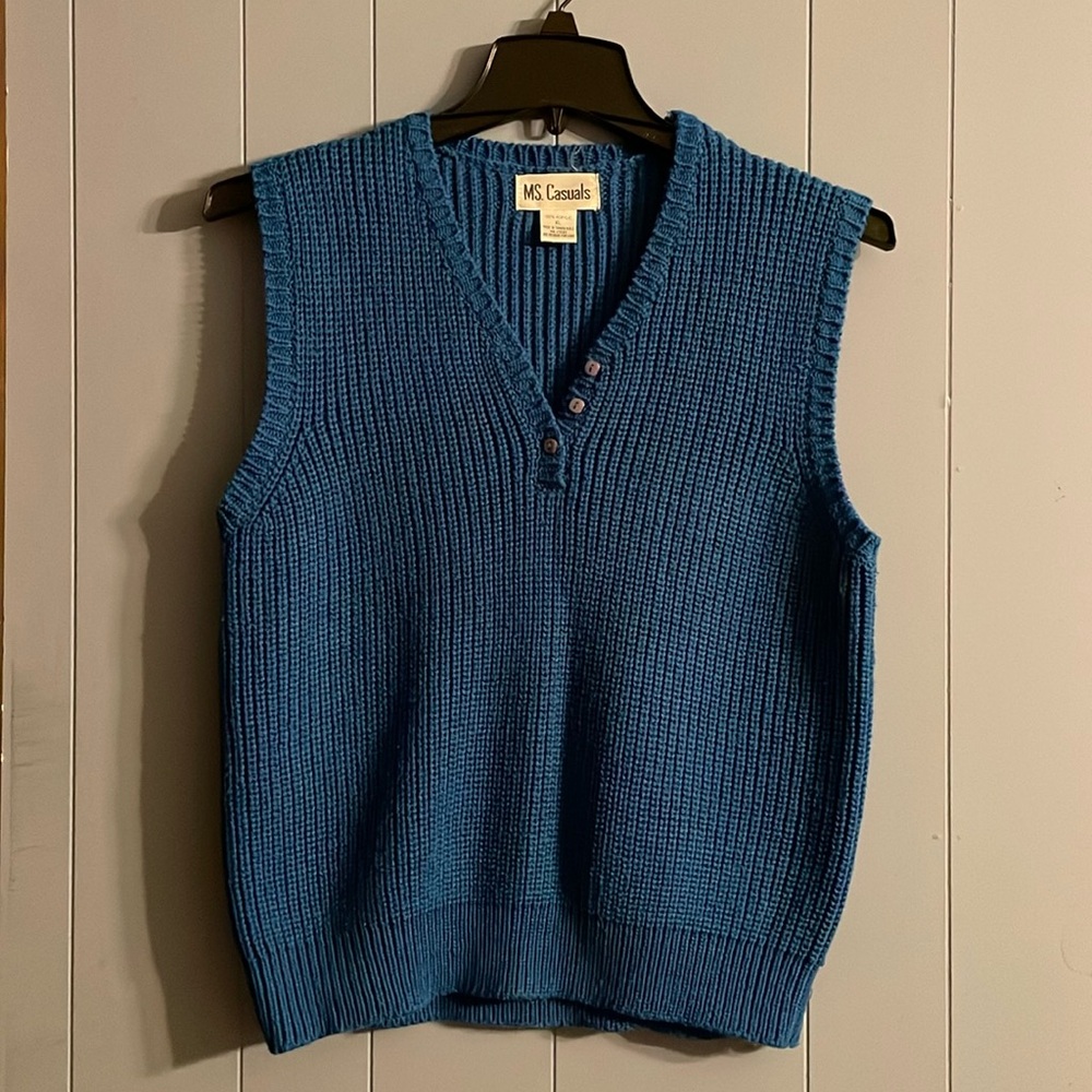 Women’s casual sleeveless sweater
